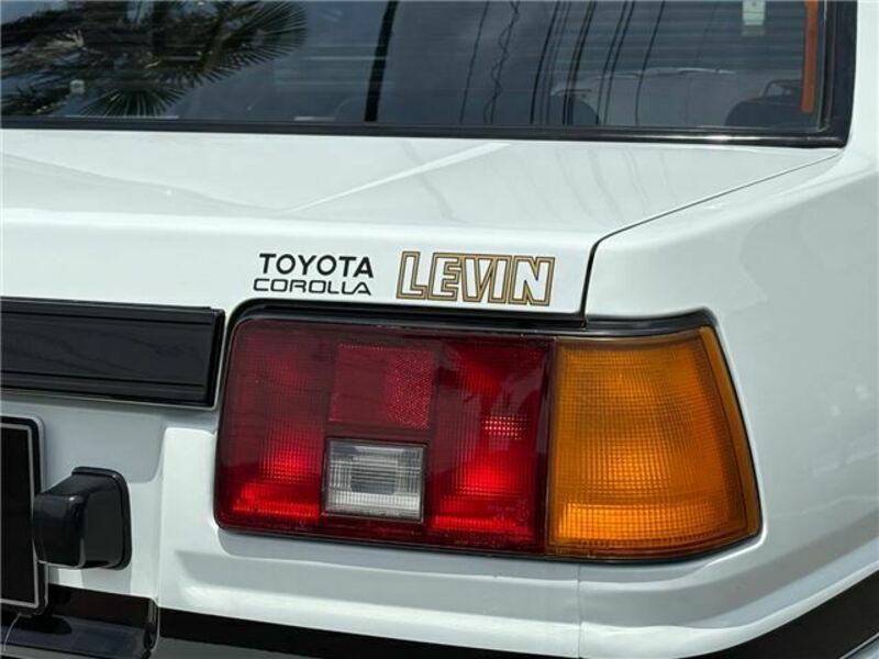 COROLLA LEVIN