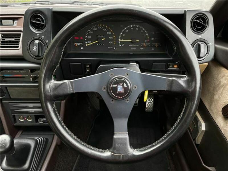 COROLLA LEVIN