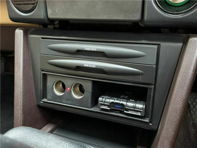 COROLLA LEVIN