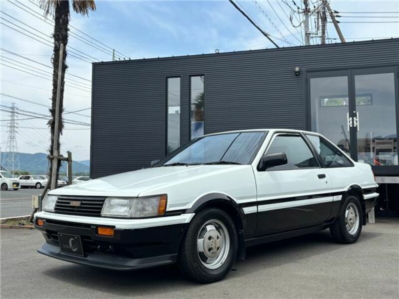 COROLLA LEVIN