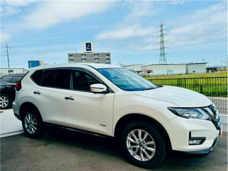 X-TRAIL