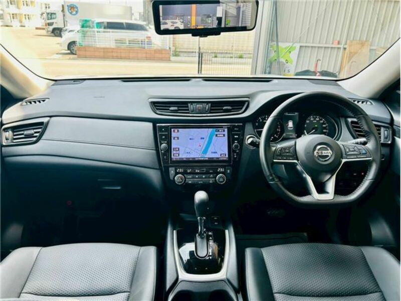 X-TRAIL