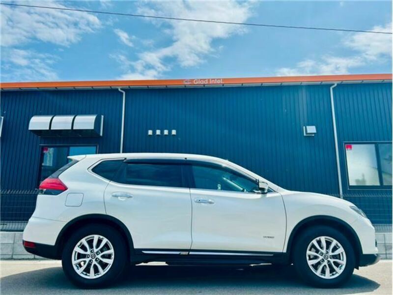 X-TRAIL