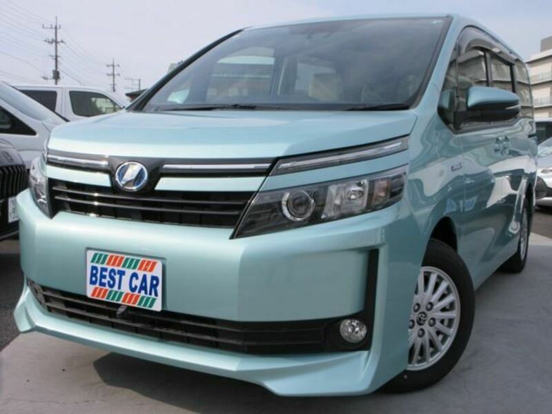 TOYOTA VOXY