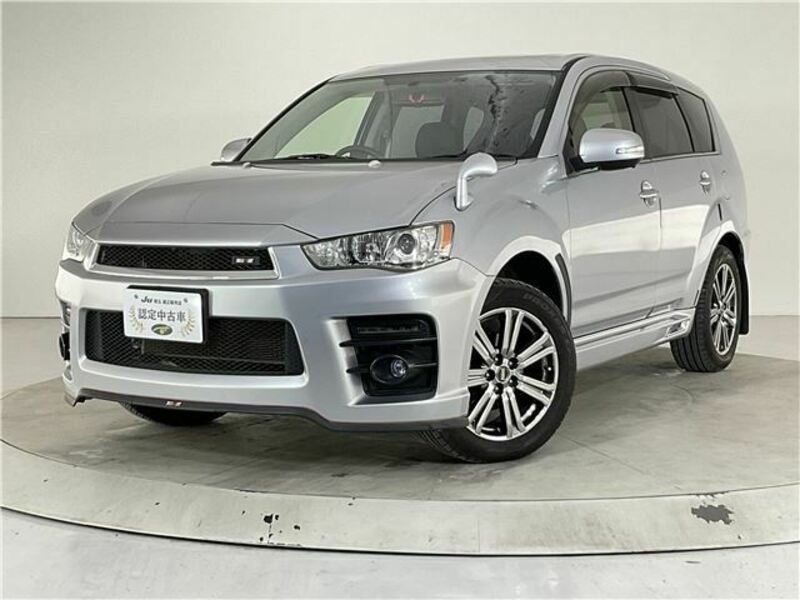 MITSUBISHI　OUTLANDER