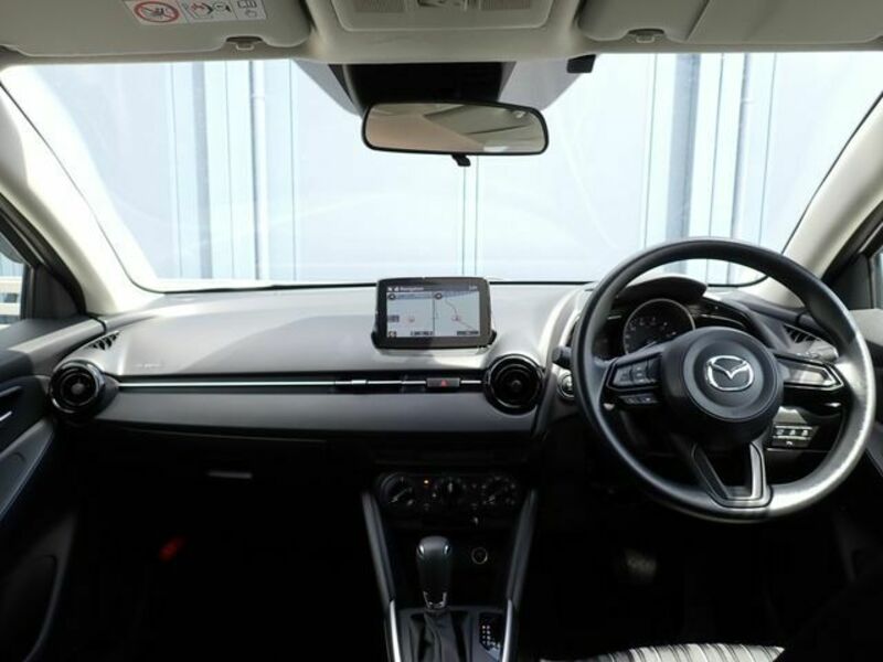 MAZDA2
