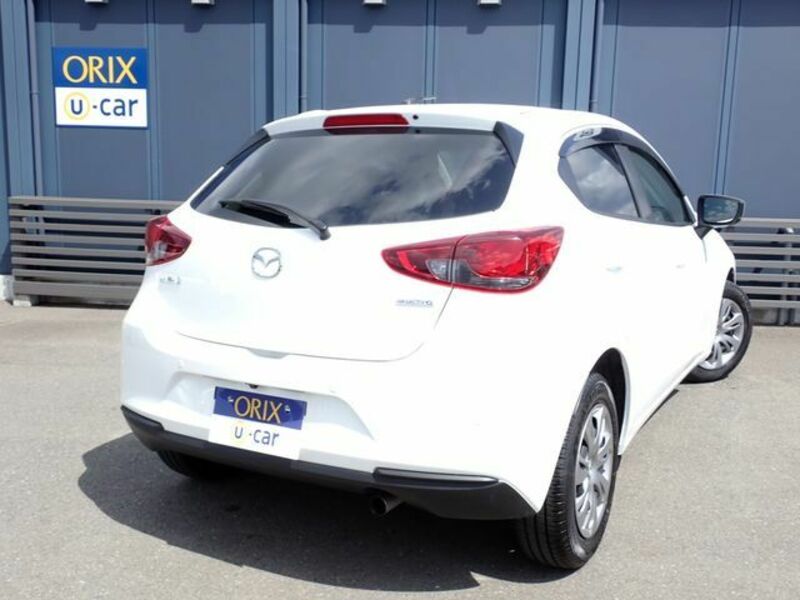 MAZDA2