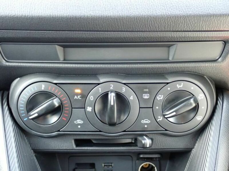 MAZDA2