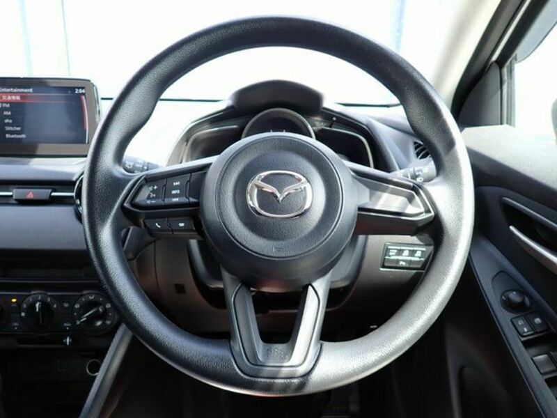 MAZDA2