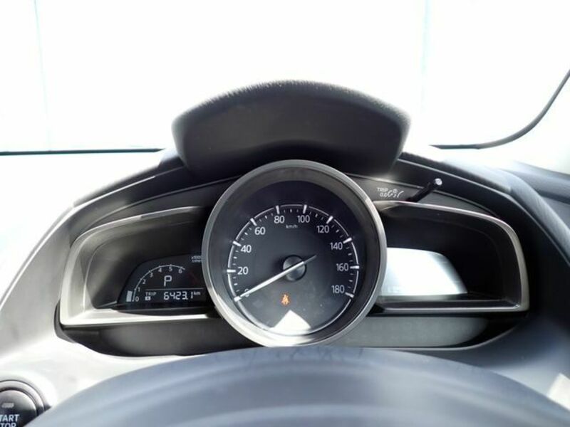 MAZDA2