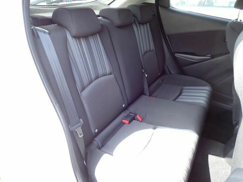 MAZDA2