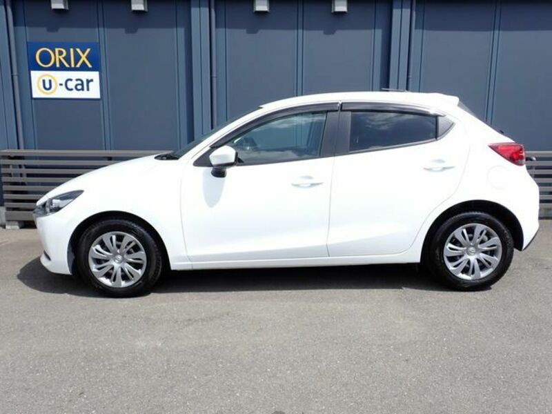 MAZDA2
