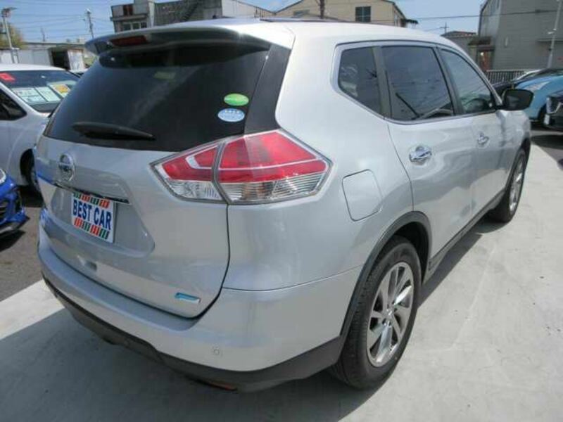 X-TRAIL