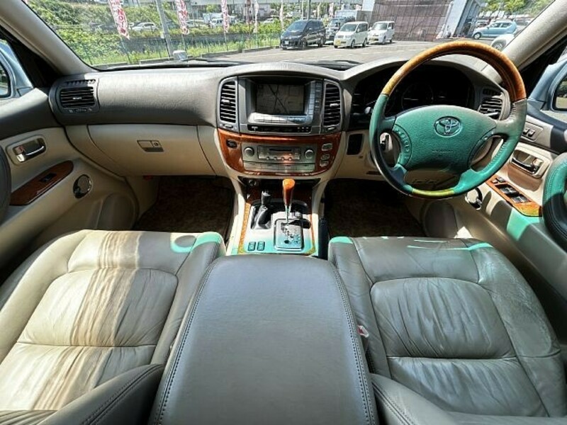 LAND CRUISER