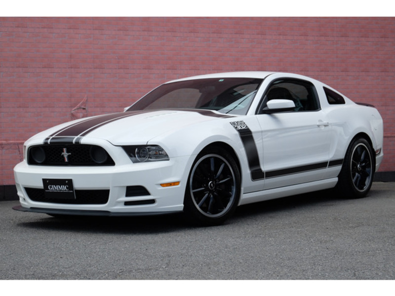 FORD MUSTANG