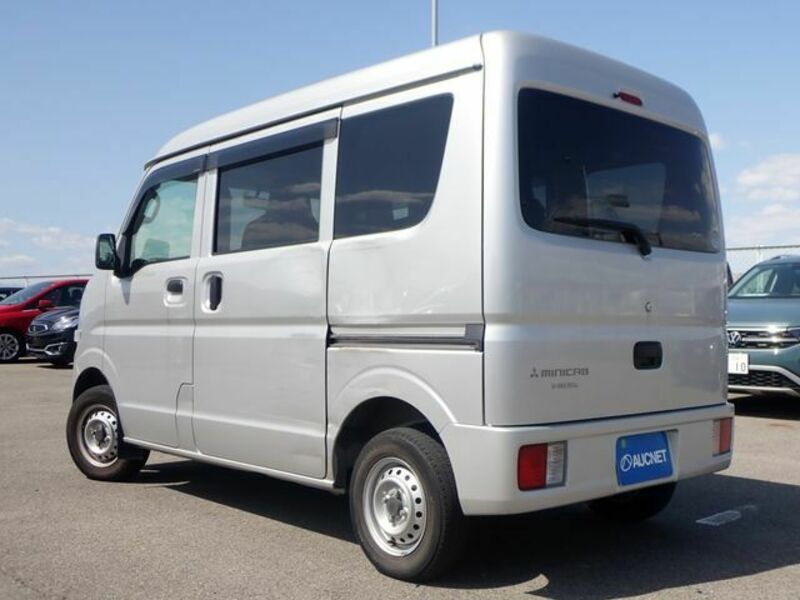 MINICAB VAN