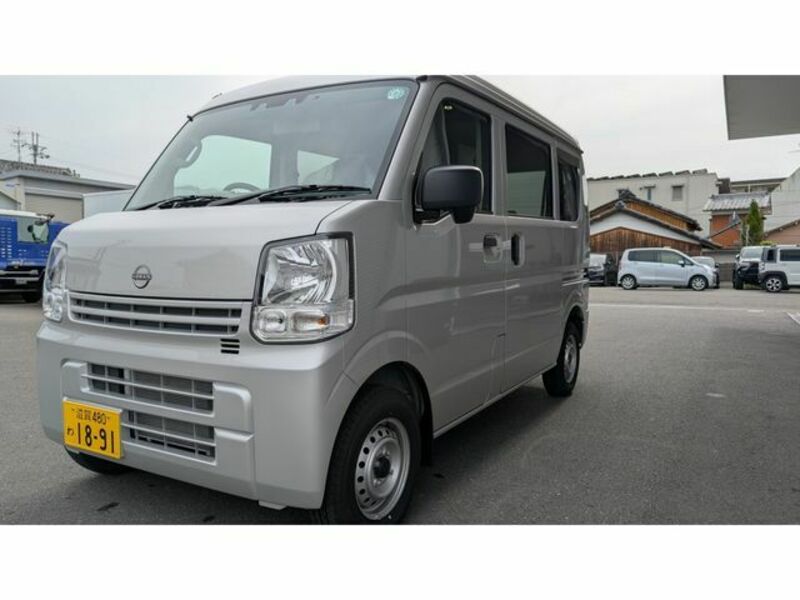 NISSAN CLIPPER VAN