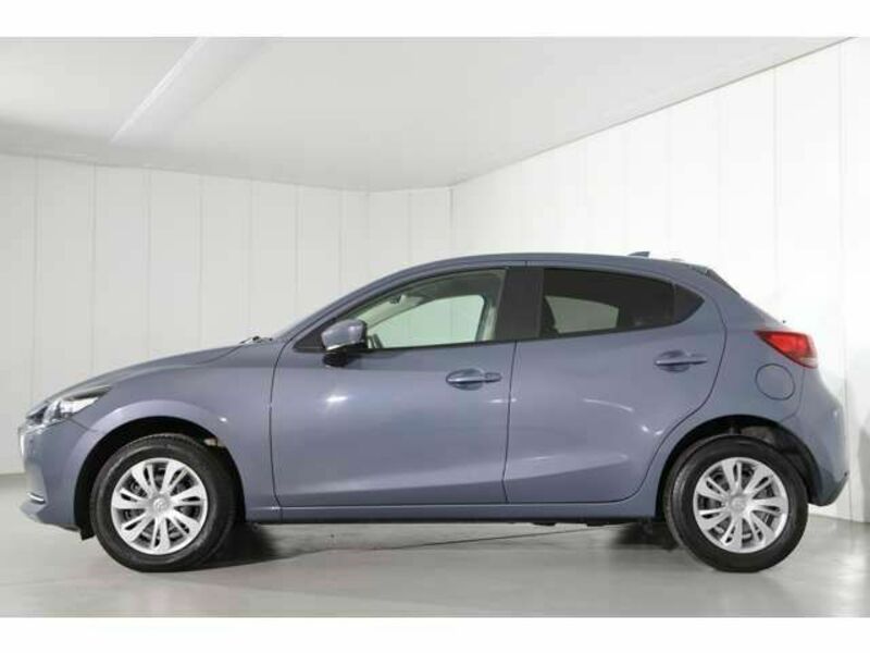 MAZDA2