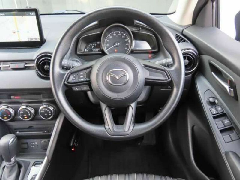 MAZDA2