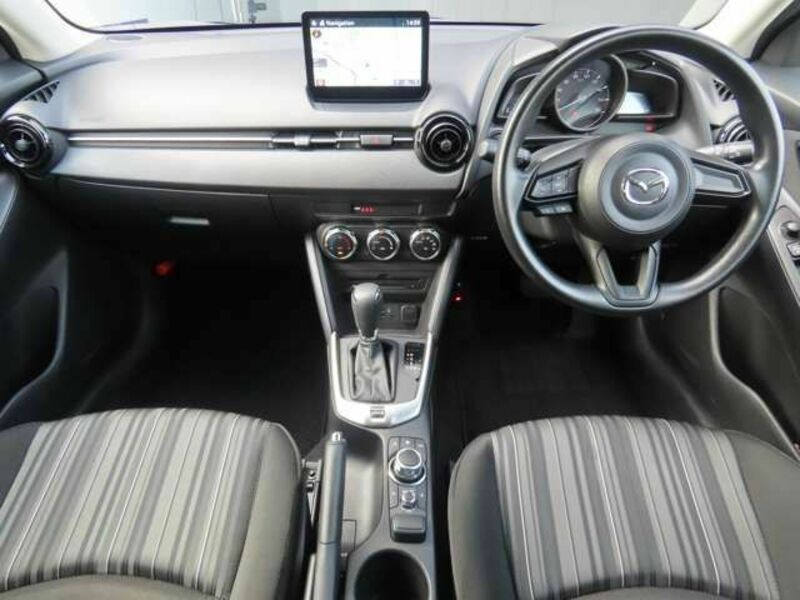 MAZDA2
