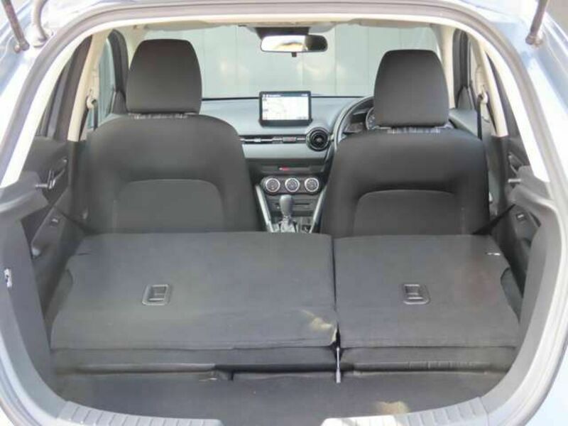 MAZDA2