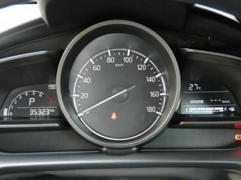 MAZDA2
