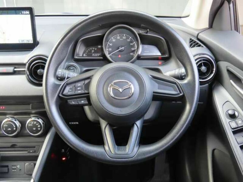 MAZDA2