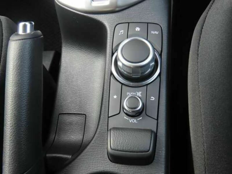 MAZDA2