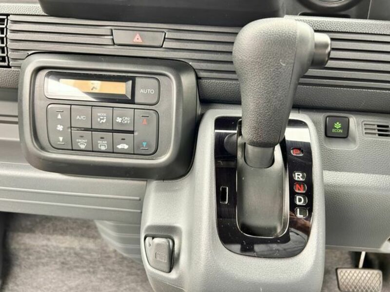 N-VAN