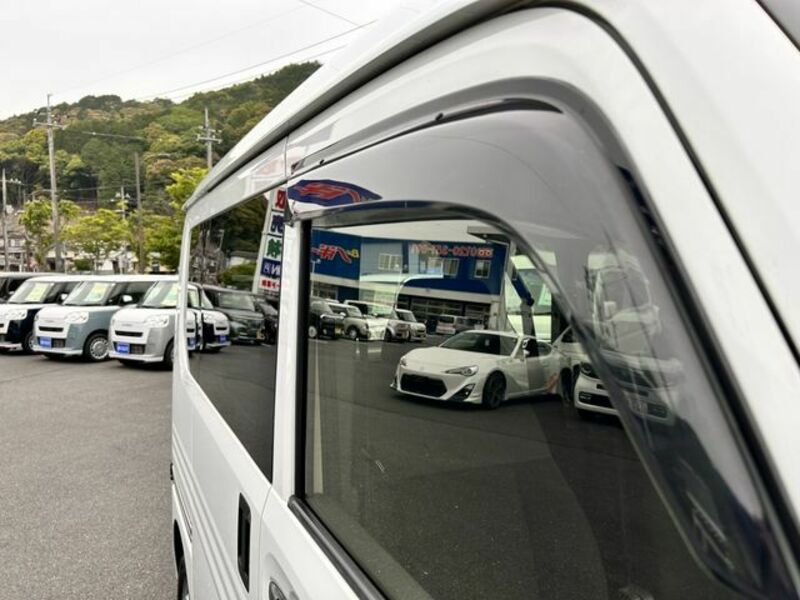 N-VAN