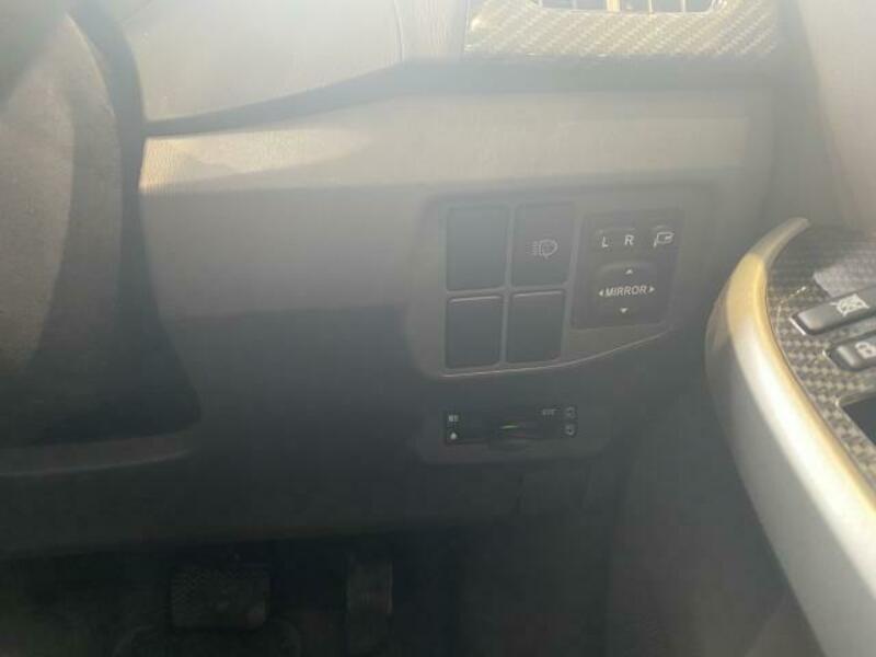 PRIUS-19