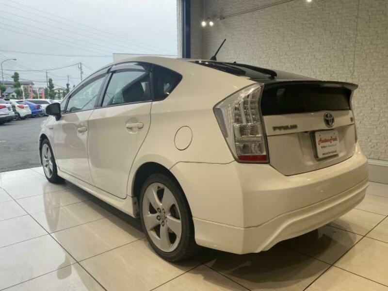 PRIUS-1