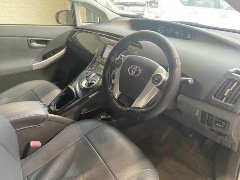 PRIUS-12