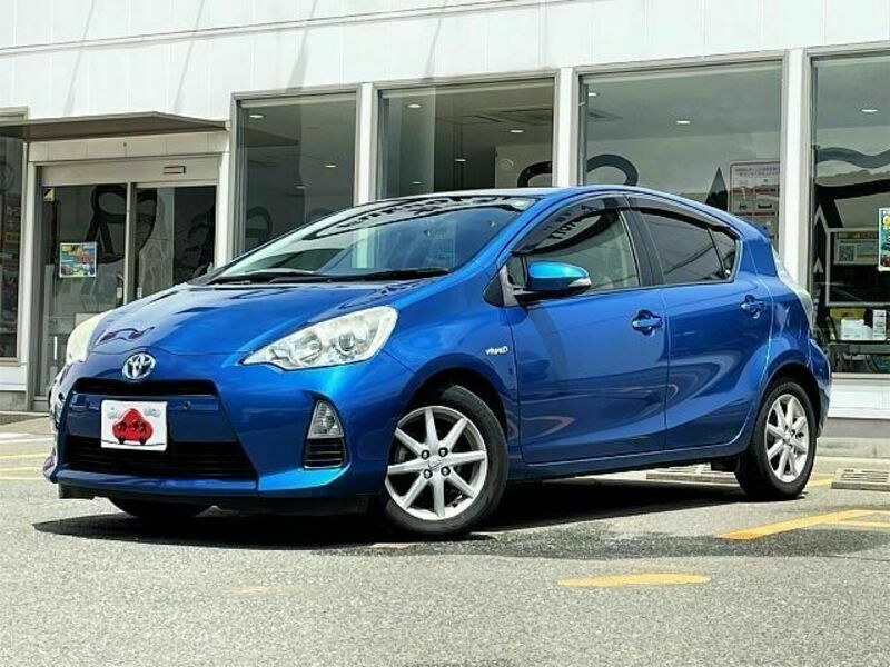 TOYOTA　AQUA
