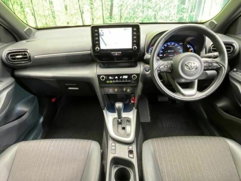 YARIS CROSS