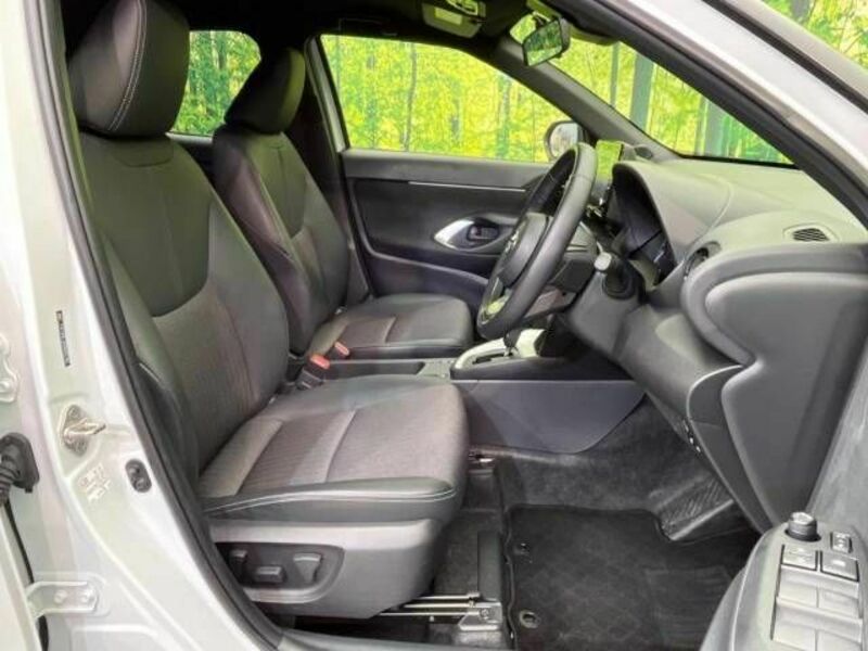 YARIS CROSS