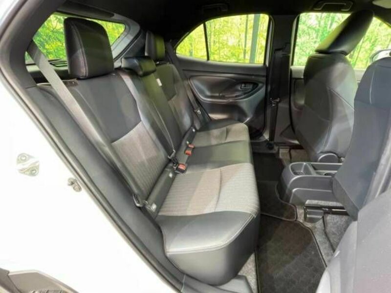 YARIS CROSS