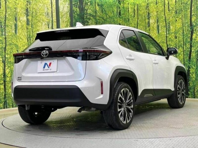 YARIS CROSS