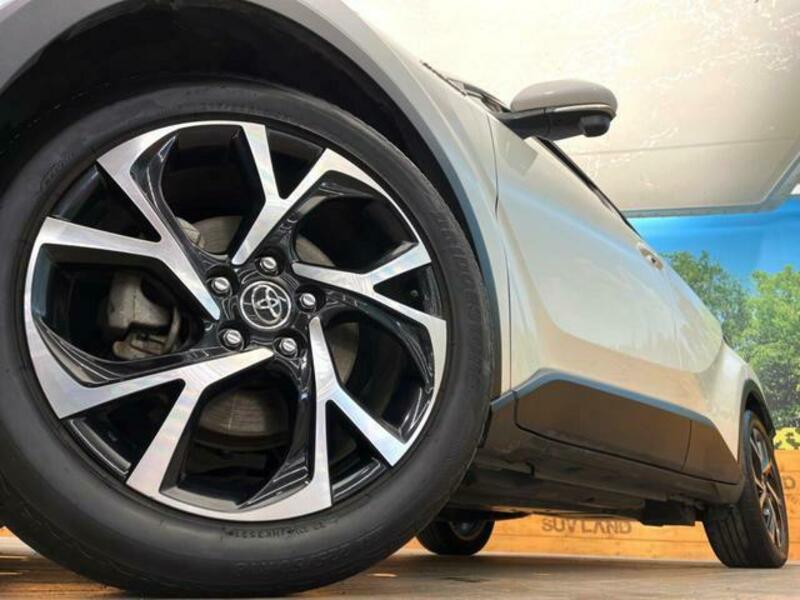 C-HR-12