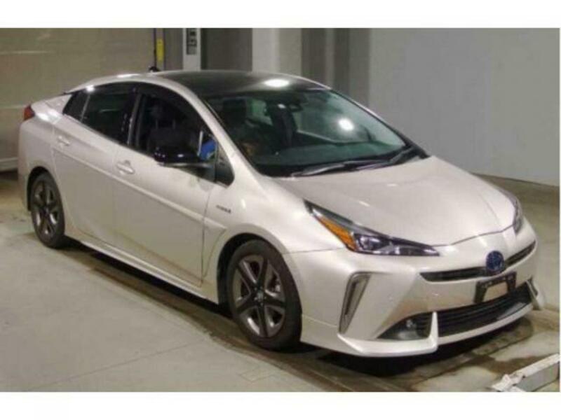 TOYOTA　PRIUS