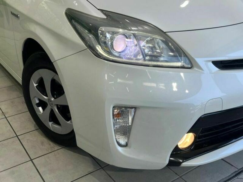 PRIUS-11