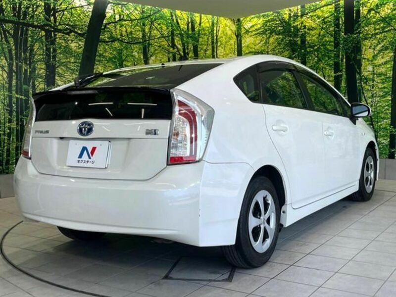 PRIUS-16