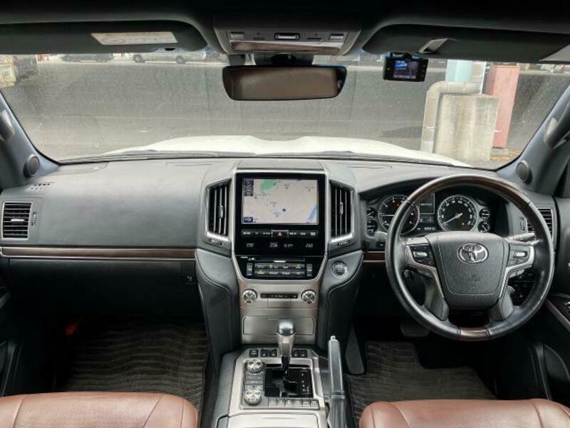 LAND CRUISER