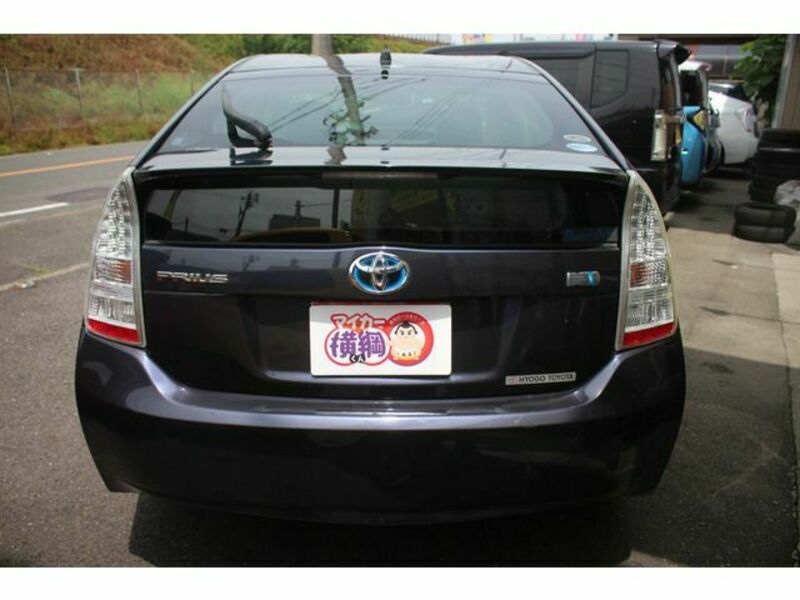 PRIUS-16