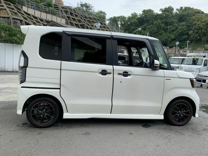 N BOX CUSTOM