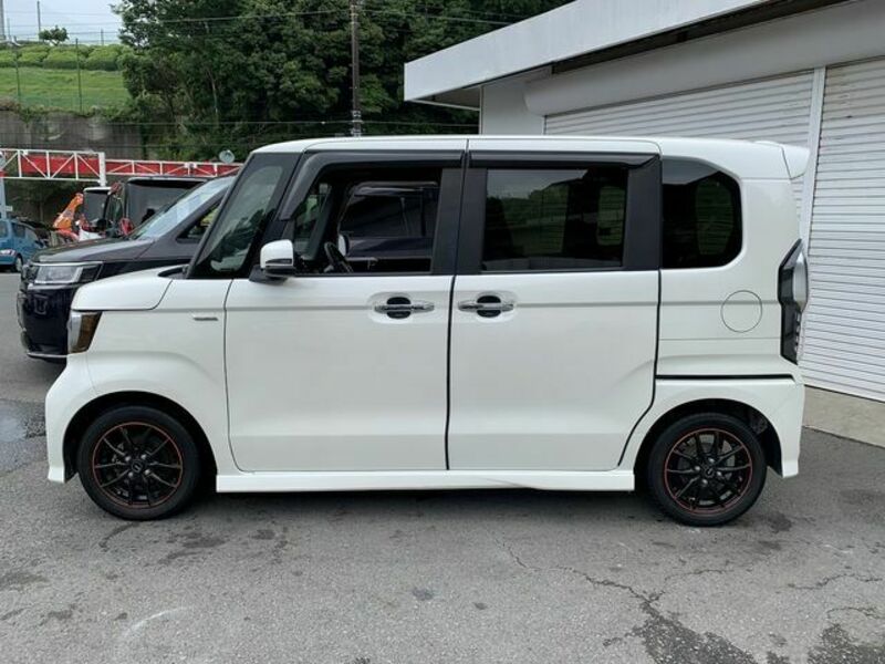 N BOX CUSTOM