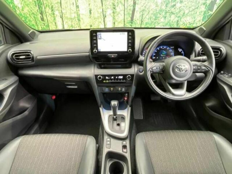 YARIS CROSS