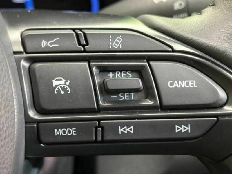 YARIS CROSS
