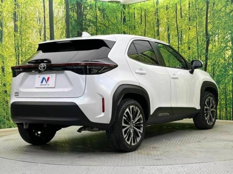 YARIS CROSS