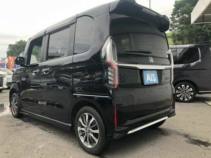 N BOX CUSTOM
